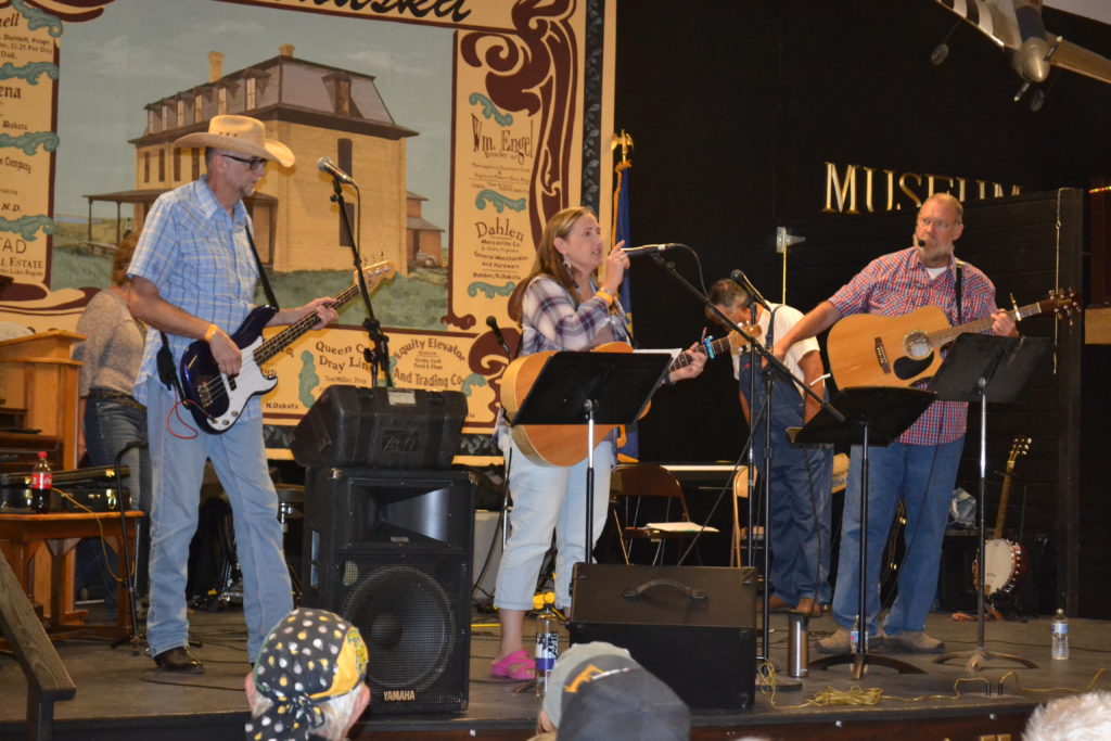 DSC_0032 Stump Lake Park & Stump Lake Village